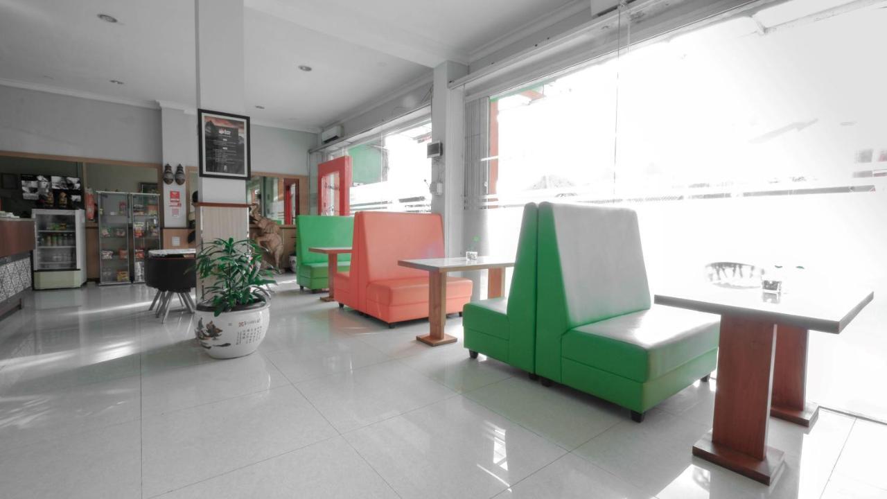 Cabin Hotel Sutomo Yogyakarta Exterior foto
