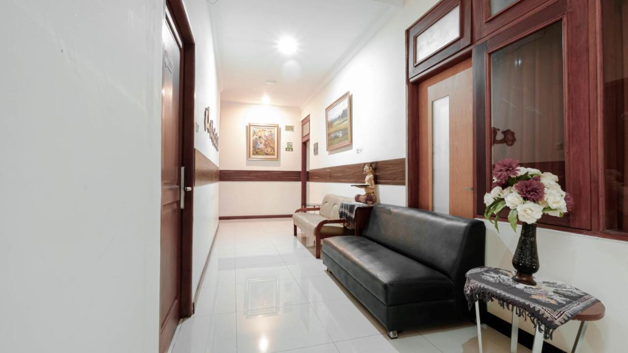 Cabin Hotel Sutomo Yogyakarta Exterior foto