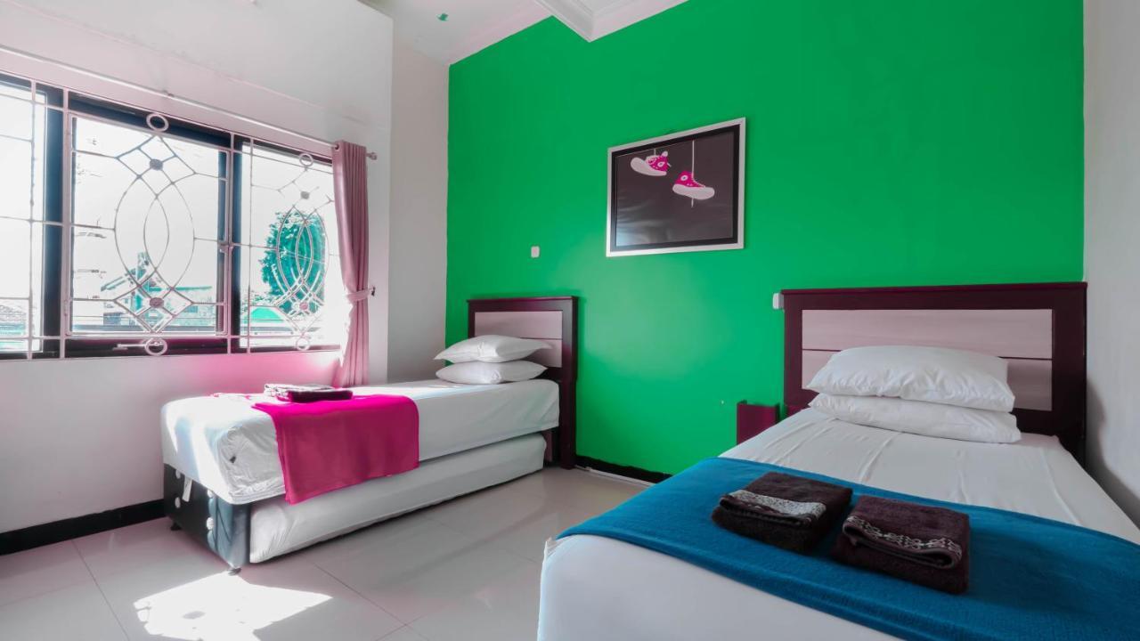 Cabin Hotel Sutomo Yogyakarta Exterior foto