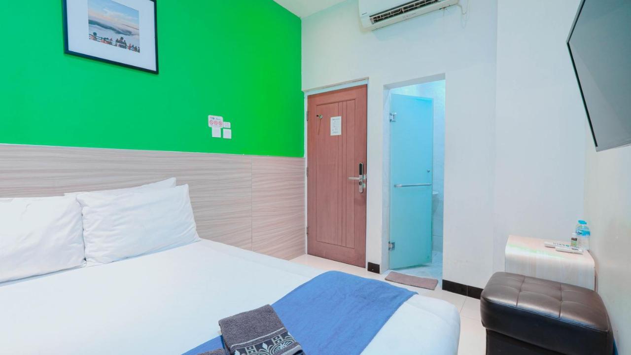 Cabin Hotel Sutomo Yogyakarta Exterior foto
