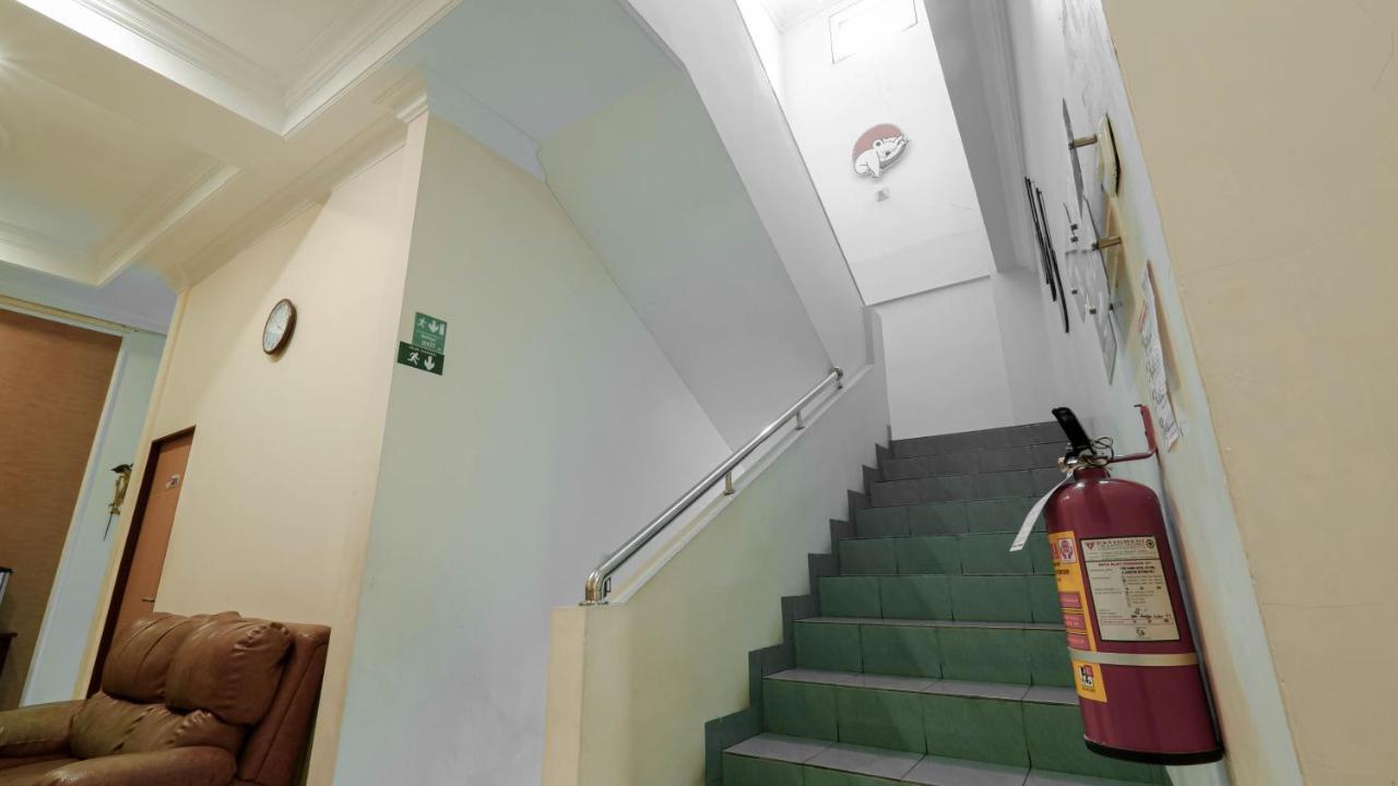 Cabin Hotel Sutomo Yogyakarta Exterior foto