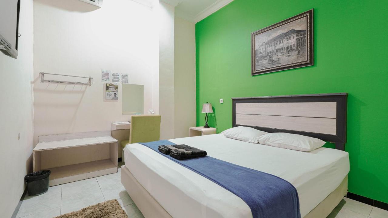 Cabin Hotel Sutomo Yogyakarta Exterior foto