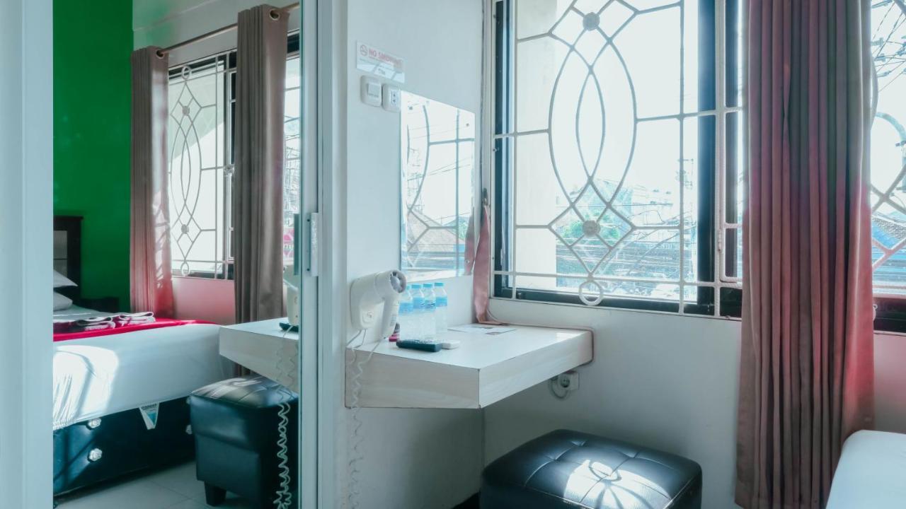 Cabin Hotel Sutomo Yogyakarta Exterior foto