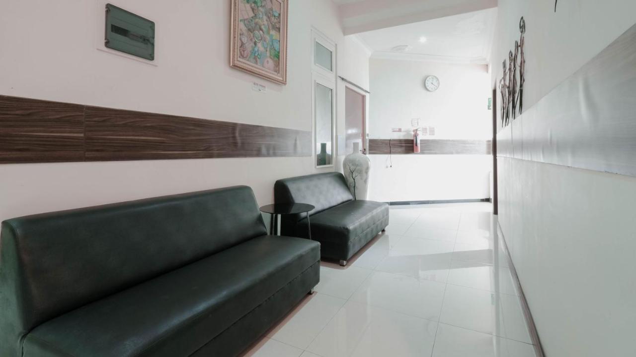 Cabin Hotel Sutomo Yogyakarta Exterior foto