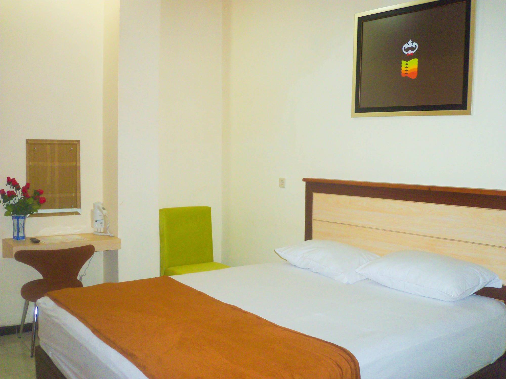 Cabin Hotel Sutomo Yogyakarta Exterior foto