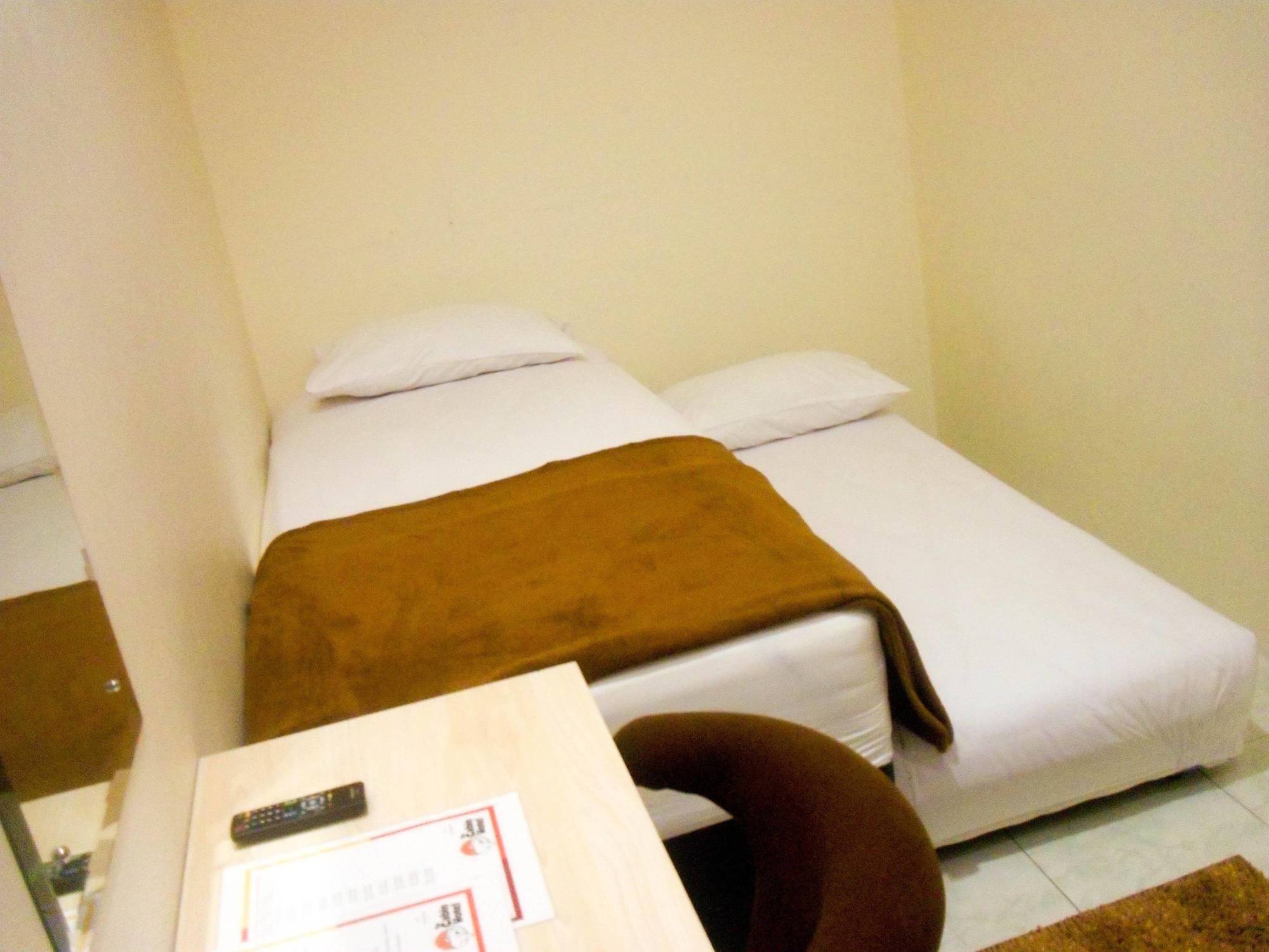 Cabin Hotel Sutomo Yogyakarta Exterior foto