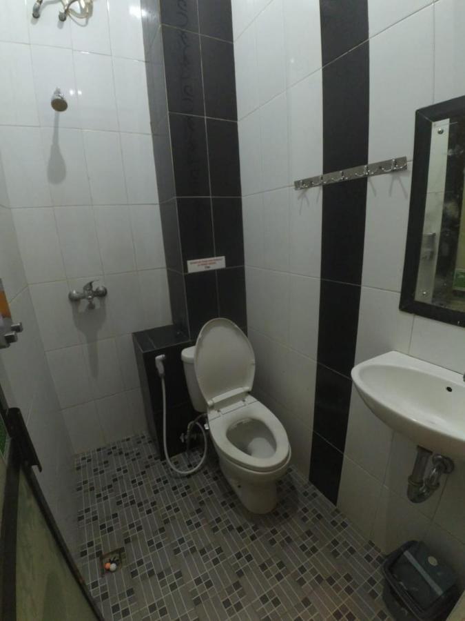 Cabin Hotel Sutomo Yogyakarta Exterior foto